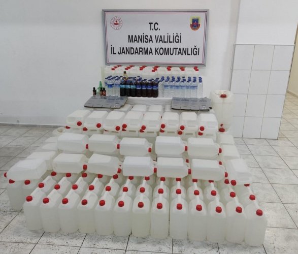 Kiraladığı deposunda 5 litrelik bidonlar halinde 1 ton 750 litre (1.750 litre) etil alkol, 0.5 litrelik pet şişeler içerisinde (75 litre) rakı, 0.5 litrelik pet şişeler içerisinde (12) litre viski, 0.5 litrelik pet şişeler içerisinde (70 litre) şarap, 5 adet (60) ml şişelerde malt aroması, (3) adet huni, üzerinde Absolut Blue Lıght yazılı (15) adet adet viski kutusu ele geçirilmiştir. Olayla ilgili C.Savcısına bilgi verilerek tahkikata başlanılmıştır. Şüpheli şahsın yakalanması çalışmalarına devam edilmektedir.