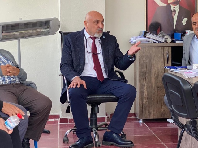 . Manisa ve ilçelerinde oldukça tanınan çok başarılı bir ortopedi doktoru dur. Gürhan Özcan ilkelerin hekimidir. Ege bölgesinde ilk kök hücre ameliyatı yapan bir hekimidir.Ayrıca Kök hücre tedavisini kemik iligi kanserli hastada ilk kez dünyaya 3 yıl önce  başarıyla uygulayan kişidir. Gürhan Özcan son 12 yıldır görev yaptığı özel hastanede binlerce zor ameliyat yapmıştır. Bazı profesörlerin  tedavi edilmez , kesilmesi gerekir dedikleri uzuvları, Gürhan Özcan tedavi etmiş , hastaları iyileştirmiştir. Özel hastane olmasına rağmen her sabah 7 de hastanede olur , günlük 60 civarı hasta bakar , öğleden sonrada geç saatlere kadar ameliyat yapar.