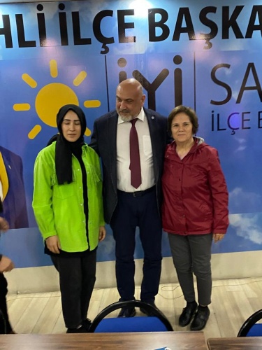 Manisa’da pek çok hastayı ameliyatlarını yaparak tedavi ettim. Sadece hastalıklarını değil, dertlerini de dinledim. Elimden geleni yaptım “Dert ortakları oldum”