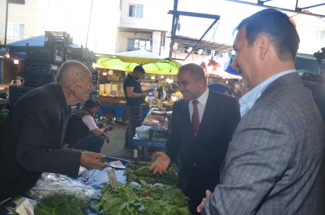 14 Mayıs Cumhurbaşkanı Seçimi ve 28. Dönem Milletvekili Genel Seçim çalışmalarını Turgutlu'da devam eden MHP Manisa Milletvekili Adayı Ali Uçak , Turgutlu Pazartesi pazarını gezerek esnafa hayırlı işler diledi, oy istedi.