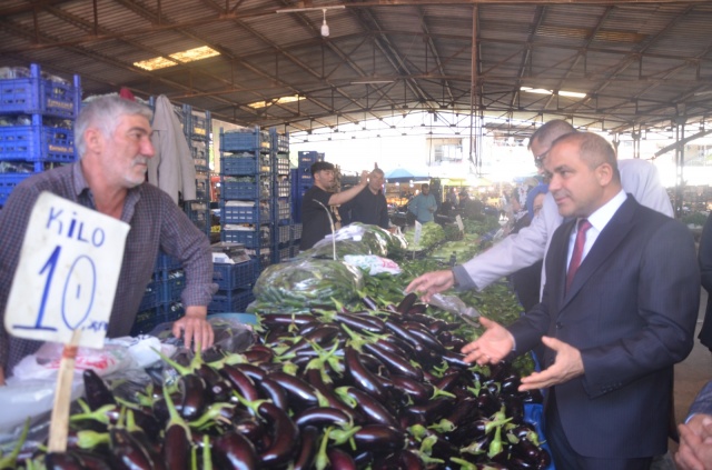 MHP Manisa Milletvekili Adayı Ali Uçak, seçim çalışmalarını Turgutlu'da devam etti. MHP Manisa Milletvekili Adayı Güngör Dinçer, MHP İlçe Başkanı Halil Konuş ve yönetim kurulu üyeleri eşlik etti.