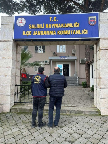 Manisa İl Jandarma Komutanlığı Salihli İlçe Jandarma Komutanlığınca 26.01.2024 günü Salihli ilçesinde; 44 farklı dosya kapsamında arama kaydı bulunan ve 62 Yıl 9 Ay kesinleşmiş hapis cezası bulunan M.E. isimli şahıs yakalanarak Salihli T Tipi Kapalı Ceza İnfaz Kurumuna teslim edilmiştir.