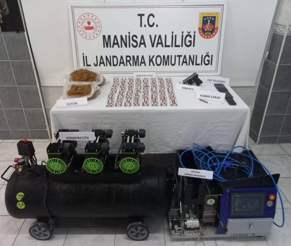 Uyuşturucu Madde İmal ve Ticareti

Manisa İl Jandarma Komutanlığı, Turgutlu ilçesinde Uyuşturucu Madde İmal ve Ticareti tapan şahıslara yönelik icra edilen operasyonda D.U ve A.B isimli şahısların evlerinde yapılan aramada;

- 871 Adet sentetik hap
- 1 Adet 7.65 mm çapında tabanca ve tabanca fişekleri,
- 1 Adet sigara sarma makinası,
- 1 Adet kompresör,
- 4 Kg. Tütün
- 3 Gr kubar esrar
- (2) Adet cep telefonu ele geçirilmiştir.

Şahıslar Uyuşturucu Madde İmal ve Ticareti Yapmak suçundan gözaltına alınarak, adli işlemlerine başlanmıştır.