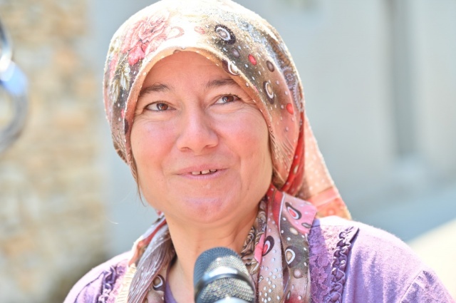 Gördes ilçesine bağlı Boyalı Mahallesi’nde 4 gün önce başlayan yangın, rüzgarın da etkisiyle hızla büyüdü. Kontrol altına alınması giderek güç hale gelen yangın, Gördes Barajı’nı da aşarak Salihli'nin kırsal mahallelerine ulaştı. Manisa Büyükşehir Belediyesi itfaiye ekipleri ve Orman Genel Müdürlüğü’ne bağlı ekipler, gece gündüz yangınlara havadan ve karadan müdahalelerini sürdürdü.  Gördes'e bağlı Yeniköy ve Karayakup’tan sonra, dün ve bugün de Salihli'ye bağlı Hacıhıdır, Kemer, Kale ve Kurttutan mahallelerinde yaşayan vatandaşlar da tahliye edildi. Boşaltılan mahallelerde, hayvanlar da kamyonlara yüklenerek yangından uzaklaştırılmaya çalışıldı. Yangının ulaştığı Salihli’deki dört kırsal mahallede önlem alan jandarma ekipleri mahallelere girişleri yasakladı.