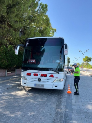 ????545 otobüs ve sürücüsü kontrol edilmiş,
????9923 yolcuya emniyet kemeri bilgilendirmesi yapılmış,
????5.525₺ idari para cezası uygulanmıştır.