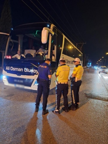 Manisa İl Emniyet Müdürlüğü  Trafik Tescil ve Denetleme Şube Müdürlüğü ve İlçe Trafik Birimleri tarafından 07-19 Ağustos tarihleri arasında 45 Ekip ve 92 Personelin katılımıyla Otobüslere yönelik Emniyet Kemeri Denetimi ve Bilgilendirilmesi sonucunda;