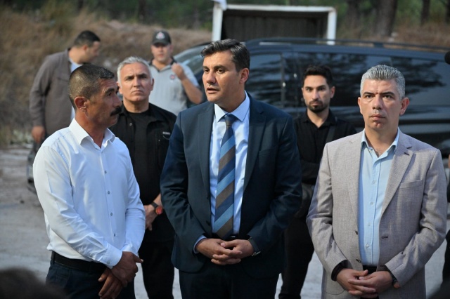Manisa'nın Soma ilçesinde AK Parti Batman Milletvekili Ferhat Nasıroğlu’na ait Fernas Maden’de 6 işçinin sendikaya üye olduğu gerekçesiyle işten çıkarılmasının ardından başlayan eylemler 16’ncı günde de devam etti. 6 maden işçisi için başlayan oturma eylemine destekler çığ gibi büyüdü.  100’e yakın işçinin katıldığı direnişe, Manisa Büyükşehir Belediye Başkanı Mimar Ferdi Zeyrek de destek verdi. Başkan Ferdi Zeyrek, Soma Belediye Başkanı Sercan Okur ile birlikte eylem yapan madencileri ziyaret etti.
