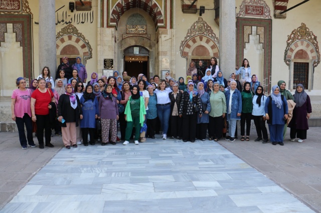 “Kardeşim İle Birlikte Çok Keyifli Bir Gün Geçirdik”
Geziye Köprübaşı’nın Çarıklar Mahallesi'nden katılan Fatma Acar da  “Günümüz çok güzel geçti ilgi ve alakadan çok memnun kaldık. Kardeşim Emine Atak işitme engellidir. O da bu geziden çok keyif aldı, teşekkür ederiz” diye konuştu.
