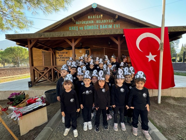 Uncubozköy,  Atatürk Kent Parkı, Akgedik ve Adnan Menderes Çocuk Eğitim Merkezlerinde ‘10 Kasım Atatürk’ü Anma ve Atatürk Haftası’ kapsamında anma töreni düzenlendi.