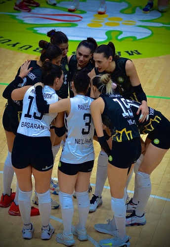 Maçın ardından açıklamalarda bulunan Başantrenör Caner Doğançay: “Namağlup olarak başladığımız sezona aynı şekilde devam ettiğimiz için oyuncularımla gurur duyuyorum. Çalışmalarımızın karşılığını şampiyonlukla taçlandıracağımız bir sezon olacağına hepimiz inanıyoruz. Bugün burada bizleri yalnız bırakmayan tüm taraftarlarımıza teşekkür ediyorum ayrıca sahada göstermiş oldukları performans için de Koçarlı Belediyesporoyuncularını ve teknik ekibini tebrik ediyor, kalan maçlarında başarılar diliyorum’’ dedi.