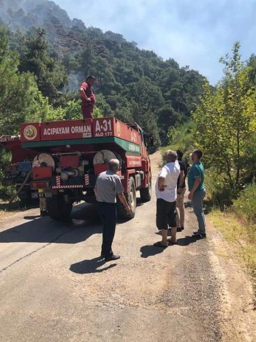 Yangına Orman İşletme Müdürlüğüne ait çevre il ve ilçelerden gelen ekipler müdahale ederken, uzun çabaların ardından yangın güçlükle kontrol altına alınabildi.
