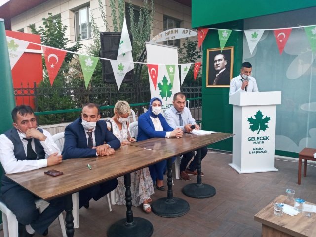 Kongre Divan Başkanlığına  Muhsin Seven yapılan teklifle ve oylamayla seçildi.
Divana seçilen Üyeler Halil Uysal, Demet Gürler, Elmas Akgül ve Kenan Ergül olarak delegeler tarafından seçildi.