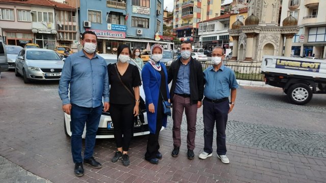 İYİ PARTİ DEMİRCİ’ DE  MEME KANSERİNE DİKKAT ÇEKTİ
İYİ Parti Demirci İlçeBaşkanı Haluk Şenyurt ve partililerde bu aktiviteye destek verdi. Demirci ilçesinde yine bu etkinlik çerçevesinde meme kanseri için broşür dağıtımı yapıldı.