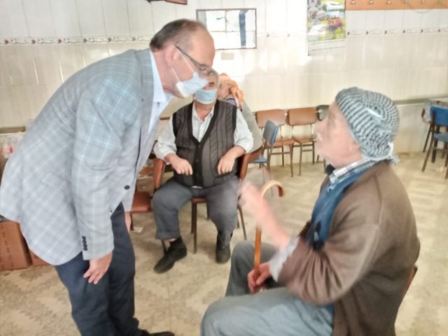 Turgutlu İlçe Jandarma, AKUT ve AFAD ekiplerinin üç gün boyunca dağ taş aradığı 71 yaşındaki Ali Arı, Cumartesi günü akşam saatlerinde evinden yaklaşık 15 kilometre uzaklıkta İzmir İli, Bayındır ilçesi, Kızıloba mevkiindeki bir dere yatağında bulundu.