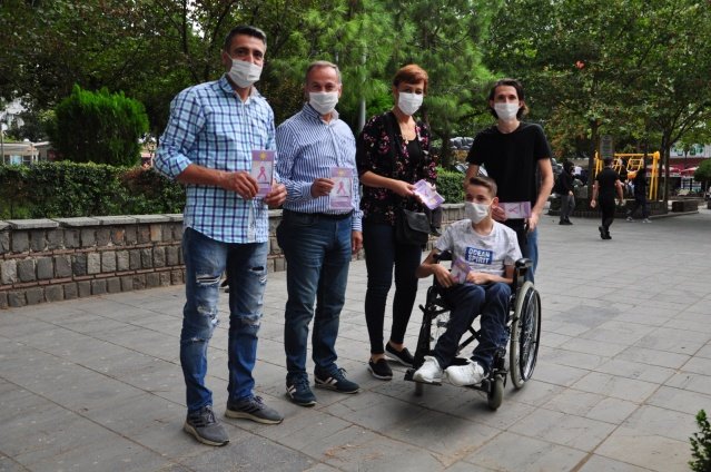 Etkinliğin oluşturulması noktasında katkıda bulunan Ekonomi Politikaları Başkanı Şenol Özkaya  ise,  kanserlerin günümüzde insan hayatını olumsuz etkilediğini vurgulayarak,  böyle anlamlı bir etkinliği oluşturmak istediklerini belirtti.  Yapılan etkinlikte vatandaşların yoğun ilgi gösterdiğini dile getiren Özkaya, toplumun bilinçlenmesi noktasında çalışmalara devam edeceklerini aktardı.