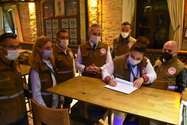 İl Müdürlüğü, tüketicinin korunmasını sağlamak amacıyla gıdanın birincil üretiminden son tüketiciye arzına kadar, gıda hijyenine ilişkin genel kuralların kontrolünü aralıksız sürdürüyor.