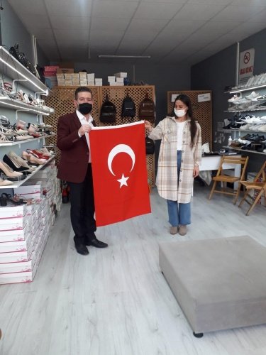 "Cumhuriyet ve değerlerini sonuna kadar yaşatacağız" diyen CHP Demirci ilçe Başkanı Melih Kuru Cumhuriyet Bayramı  Mesajında şunları söyledi ;