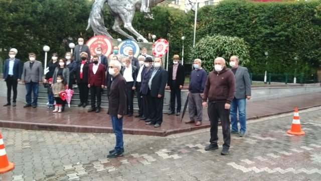 CHP Manisa İl başkanlığı önderliğinde STK’larının katılımlarıyla Cumhuriyetin kuruluşunun 97. yıldönümü sebebiyle alternatif kutlama programı düzenlendi.