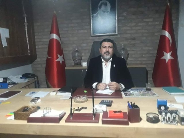 Yol gösterici, kutlu kurt, tüm Türk ve Moğol boylarının ortak ongunudur. Bazı Türk ve Moğol boyları, soylarının bu kutlu varlıktan türediğine inanırlar.

Eski Türklerde kadın, ailede söz sahibi olduğu kadar siyasi ve ekonomik ilişkilerde devlet yönetiminde de söz sahibi olmuştur. Kadınlar kılıcını iyi kullanır, ata biner ve güreşirlerdi. Dünya tarih sayfalarını incelersek, kadına Türkler kadar değer veren ve yücelten ikinci bir milletin olmadığını çok açık biçimde görebiliriz. 