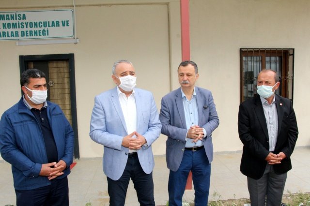 Salgınla mücadele kapsamında alınan 17 günlük tam kapanma döneminde en çok mağdur olan kesimlerden biri olan hal ve pazarcı esnafı isyan etti.