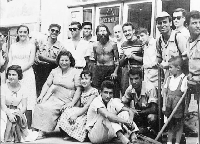 Barış Alanı’na, Birlik Parkı’na ve Güzelyurt’ta bir kolejin bahçesine Manisa Tarzanı’nın heykelini yaptırdıkları ve bunların yanında Manisa Tarzanı’nın hayatını filmleştirdiklerini ifade eden Başkan Pala, “Manisa Tarzanı’nı yalnızca bir gün değil her gün analım, mirasına sahip çıkalım” dedi.
