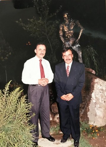 “MANİSA TARZANI YENİ KUŞAKLARA SADECE BİR GÜNLÜK ETKİNLİKLE ANLATILAMAZ” 

Mustafa Pala, “Geçtiğimiz yıllarda, Manisa Tarzanı'mızı 31 Mayıs-5 Haziran tarihleri arasında düzenlenen ‘Manisa Tarzanı Çevre Günleri’ etkinlikleri ile anıyor, adını ve anısını yaşatmaya çalışıyorduk.