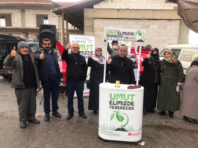 Konuyla ilgili açıklama yapan başkan Kalan, “geçtiğimiz yaz hepimizin malumu üzere yaşanan orman yangınlarında ormanlarımızı kaybettik, ülkemizde yeşilin yeniden yeşermesi için Saadet Partimizce bizde elimizi taşın altına sokuyoruz, bu konuda duyarlı bir millet olduğumuz bilinciyle doğayı yeniden yaşanır hale getirmek ve kaybedilen ormanlarımızı yeniden kazanabilmek için bu çalışmaları sürdürüyoruz, destek veren tüm vatandaşlarımıza şükranlarımı sunuyorum” dedi.