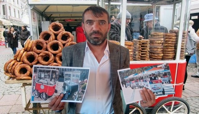 İŞTE RAPORDAKİ TALEPLER

1. İnsan onuruna yaraşır çalışma hakkının seyyar esnaflara da tanınmasını istiyoruz. Çalışma yerlerimizi ve koşullarını birlikte belirleyelim ki, biz de kent yaşamında hak ettiğimiz yeri alalım.

2. Seyyar esnaflar olarak kendi odalarımızı, kendi birliklerimizi tüm Türkiye’de kurmak istiyoruz. Belediyelerimiz, Bakanlığımız, hükümetimiz bu konuda bize yol göstermeli önümüzü açmalı; odalarımızın kuruluşunu kolaylaştırmalıdır.

3. Geçimlerimizi sağlamak ailemizin rızkını temin etmek için yağmurda çamurda, karda kışta, sağlıkta ve felakette bile çalışmak zorundayız. Hurdacısı, atık toplayanı, simitçisi, baloncusu, seyyar manavıyla tüm sokak çalışanları sosyal güvenceye kavuşmalı.

4. Eğitim hakkının da sokak esnaflarının da yararlanacağı şekilde düzenlenmesini istiyoruz. Sokaklarda çalışan çocukların başta olmak üzere tüm sokak çalışanları için onların durumlarına uygun eğitim programları hazırlanmalı.

5. Seyyar esnafına mali destek programı uygulanmalı. Faaliyetlerini üye oldukları dernek, kooperatif ve oda üzerinden sürdüren esnafa kayıtsız, koşulsuz 5’er bin TL mali destek verilmeli.

6. Seyyar esnafın her türlü oda,  dernek aidat borcu sicil affı çıkarılarak silinmeli.

7. Seyyar esnafa 2019-2020 yılı içinde kesilen tüm cezalar af edilmeli ve vergi borçları silinmeli.