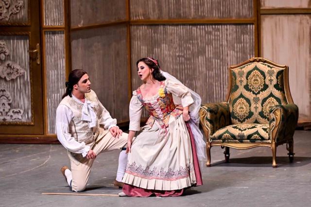 İzmir Devlet Opera ve Balesi (İZDOB), geçtiğimiz sezondan bu yana kapalı gişe sahnelenen ve sanatseverlerden yoğun ilgi gören Wolfgang Amadeus Mozart'ın dünyaca ünlü eseri Le Nozze di Figaro “Figaro’nun Düğünü” operasını yeniden seyirciyle buluşturuyor. Eser, 29 Ocak Perşembe akşamı Bornova Kültür ve Sanat Merkezi Necdet Aydın Sahnesi'nde sahnelenecek.