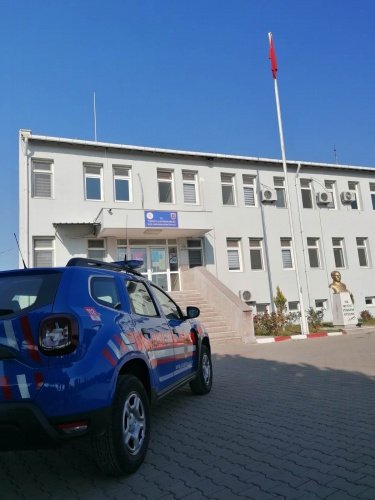 Turgutlu İlçe Jandarma Komutanlığı Jandarma Suç Araştırma Timi "Jasat" 01 Kasım -01 Aralık 2021 tarihleri arasında aranan şahısların yakalanmasına yönelik yaptığı Huzur ve Güven Uygulamalarında ;

Uyuşturucu Madde Kullanma ve Ticaretini Yapma, Cinsel Taciz, Hırsızlık, Silahla Tehdit, Dolandırıcılık, Kasten Yaralama, Tehdit ve Hakaret suçları başta olmak üzere farklı suçlardan aranan 64 şüpheli yakalamıştır. Yakalanan şahıslar sevk edildikleri adli makamlarca 14 ü tutuklanarak cezaevine teslim edilmiş, 50 si ifadelerinin alınmasını müteakip serbest bırakılmıştır.
