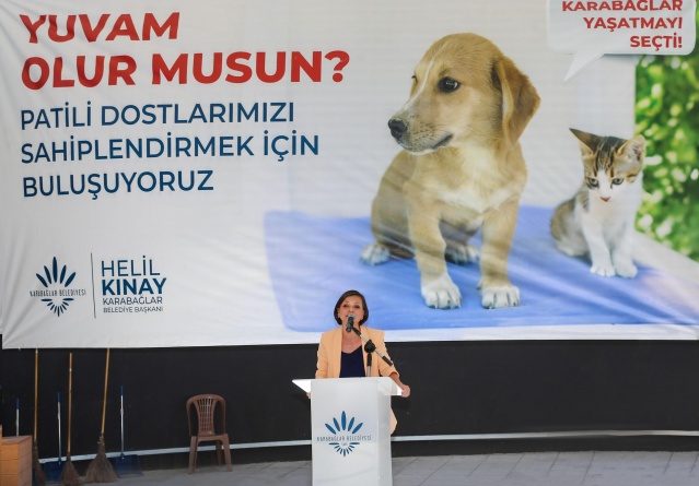 4 Ekim Dünya Hayvanları Koruma Günü kapsamında Üçyol 100.yıl Uğur Mumcu Parkı’nda düzenlenen “Yuvam Olur musun?”etkinliğine, Karabağlar Belediye Başkanı Helil Kınay, İzmir Veteriner Hekimleri Odası Başkanı Selim Özkan, İzmir Büyükşehir Belediyesi Veteriner İşleri Halk Sağlığı Daire Başkanı Gökhan Özdemir, Angels Farm Sanctuary Turkey, Haybap Ferdinand Doğaya ve Hayvanlara Ahbap Derneği ve Kentsel Arama Kurtarma Timi HARK’ın kurucusu Sibel Çakır, İzmirliler Derneği Başkanı Uzman Psikolog Ahmet Konya,  İZÇEV ve İzmir Hayvan Hakları Derneği yönetim kurulu üyesi Kaan Ceylan, sivil toplum kuruluş temsilcileri, meclis üyeleri, muhtarlar, başkan yardımcıları, ilçe tarım yetkilileri ile çok sayıda hayvansever katıldı.