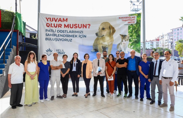 Özgür Özel'den mesaj

Cumhuriyet Halk Partisi Genel Başkanı Özgür Özel ’de bir mesaj göndererek bu etkinliğin düzenlenmesinde emeği geçen başta Karabağlar Belediye Başkanı Helil Kınay olmak üzere tüm hayvanseverlere teşekkür etti. Özel'in “Bu anlamlı buluşma vesilesiyle bir kez daha “başta yaşam hakkı olmak üzere” hayvan haklarını savunmanın hepimizin görevi olduğunu hatırlatıyorum” mesajı büyük alkış aldı.