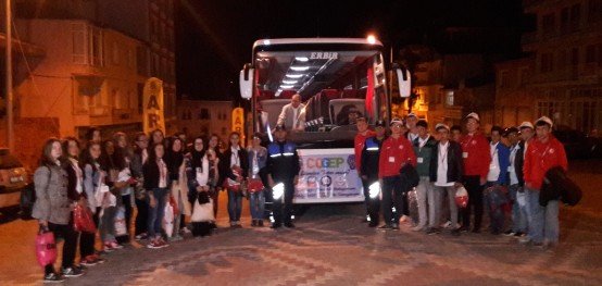 Manisa ‘nın Demirci ilçesinde ÇOGEP projesi çocukları sevindirmeye devam ediyor. Proje kapsamında öğrenciler İzmir gezisinin ardından Eskişehir gezisine de katıldı.
