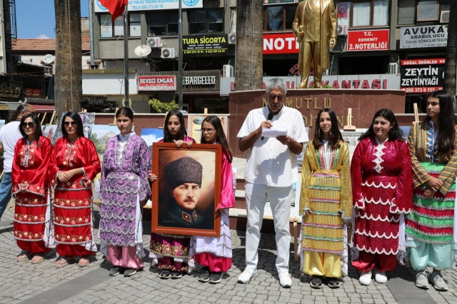 TAHTACI TÜRKMENLERİ’NDEN KAZDAĞI TEPKİSİ

“700 YILLIK GELENEK 3 YILDIR YAPILAMIYOR”

“YASAKLARI SÜRDÜRÜP 700 YILLIK KÜLTÜRÜ YOK ETMEYİN”