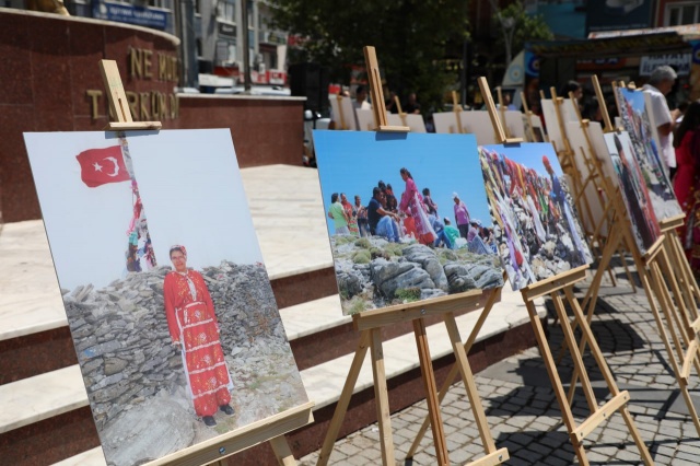 Bizler kestiği ağaçtan bile helallik isteyen bir toplumuz. Bugün köylerimizin mezarlıklarında da mezar taşlarında da kazayağı damgaları vardır. Kadın ve kızlarımızın giydiği “Değre” denilen üç etek entarilerde kazayağı şeklindedir.