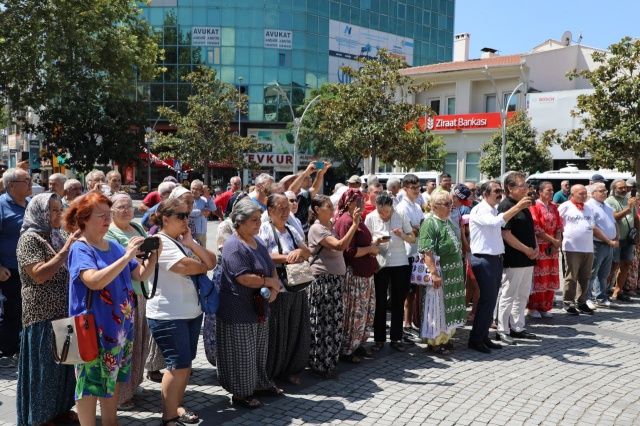 Bizler 1300’lü yıllardan beri dağa kurban kesmekteyiz. 700 yıldır süren gelenek, 2020 yılında kovid nedeniyle yasaklandı. 2021 yılında da yasak sürdürüldü. Geçen yıl ise yangınlar bahane edilerek yasak devam etti.