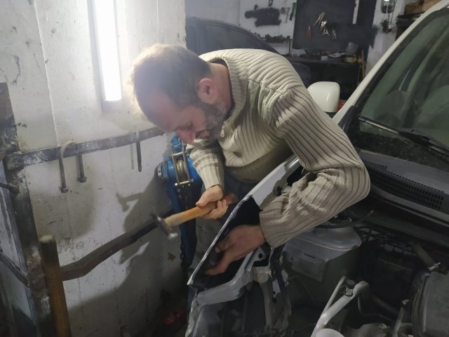 Türkiye’de trafikte kayıtlı araç sayısı 24 milyonu geçiyor. Milyonlarca aracın aynı anda seyrettiği trafikte kazalar da kaçınılmaz oluyor. Vatandaşlar araçların bakımı, servisi, kazası nedeniyle güvenilir ustaları ya da güvenilir firmaları tercih ediyor.
