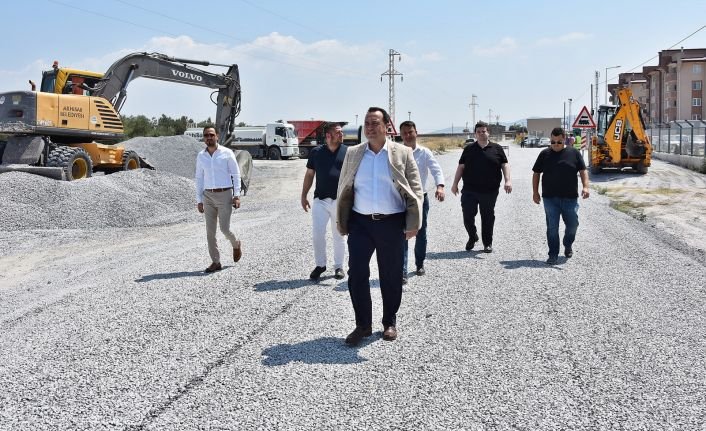 Akhisar’ın bozuk yol sorunu ortadan kalkıyor!