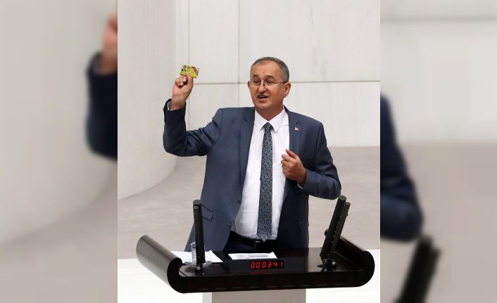 CHP’li Sertel’den basın kartı çıkışı:  “Basın kartı iptal edilenlerin nüfus cüzdanı da iptal edilecek mi?”