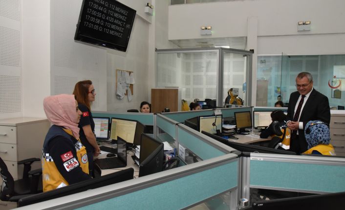 Vali Deniz, 112 Acil Çağrı Merkezini Ziyaret Etti