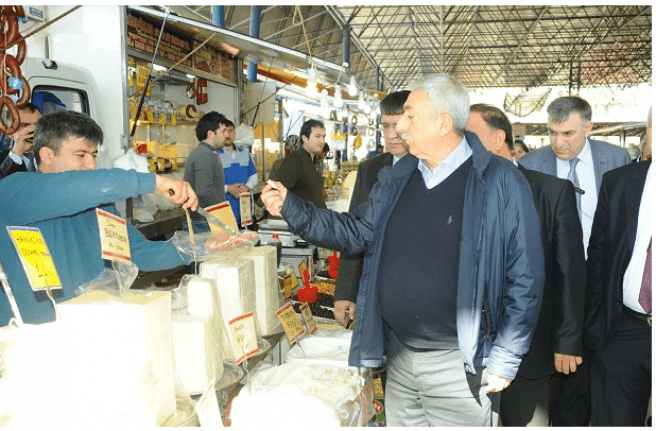 65 Yaş Üstü Emeklilere Belli Günlerde Alışveriş İzni Gelmeli
