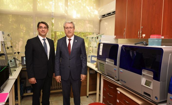 Covid-19 pnömonisinin akciğerlerde oluştuğu tahribatın ölçülmesine imkan sağlayacak yazılım