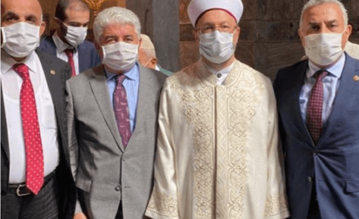 Ayasofya’da Diyanet İşleri Başkanı Erbaş ile fotoğraf çektiren 3 AKP’li vekil koronavirüse yakalandı