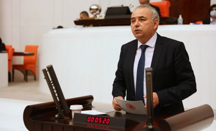 “Kuru ekmek bulabiliyorsan aç değilsin” diyen AKP zihniyeti, ekmeğini yediği çiftçiyi konuşturmamak için karşısına devletin polisini dikti
