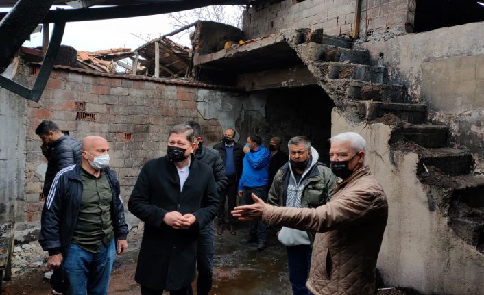Saruhanlı Belediyesi Yangın Bölgesinde! Belediye Başkanı Zeki Bilgin, Durumu Yakından Takip Ediyor