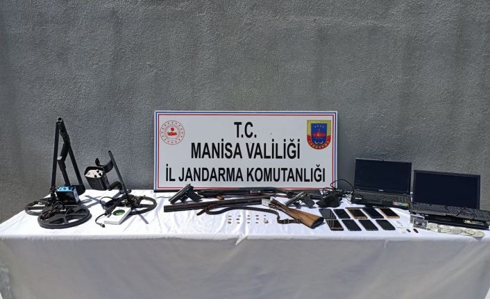 Dinamit lokumu, tarihi eser bir arada Jandarma hepsine el koydu