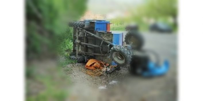 Demircili Aile Kiraz Toplamaktan Dönüyordu!  Çapa Motoru Kazası!  3 kişi yaralandı