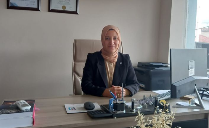 Demirci'nin halen tek kadın Mali Müşaviri olan Özer, vergi mevzuatında yapılan önemli değişikliklere dikkat çekti