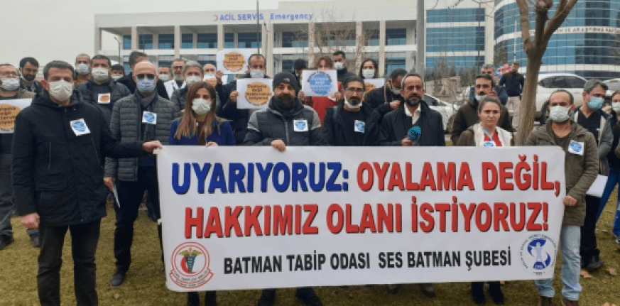 Hekimler Protestolarını Sürdürüyor! "Vazgeçmiyoruz! Oyalama Değil, Hakkımızı İstiyoruz!"