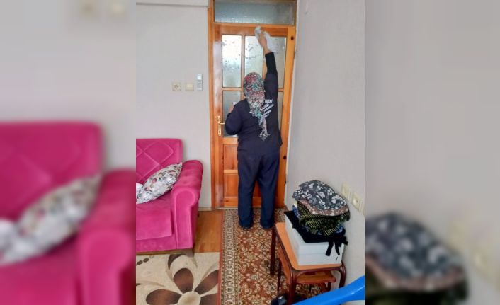 Yaşlı, kimsesiz ve engelli yurttaşlar dua ediyor! Evde temizlik hizmeti  yüz güldürüyor